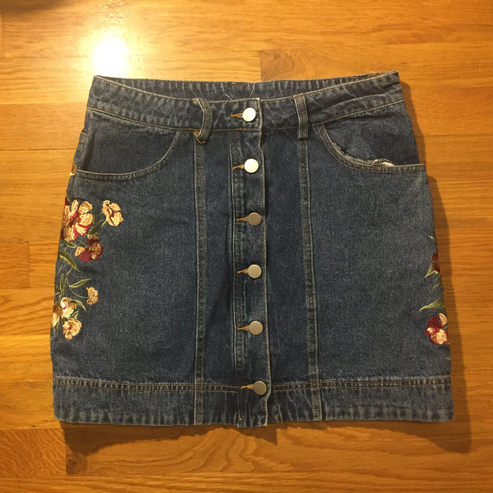 ❌SOLD❌vintage a line denim skirt floral embroidery❌SOLD❌